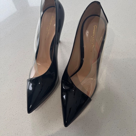 Gianvito Rossi Black Patent Pumps - Picture 3 of 6